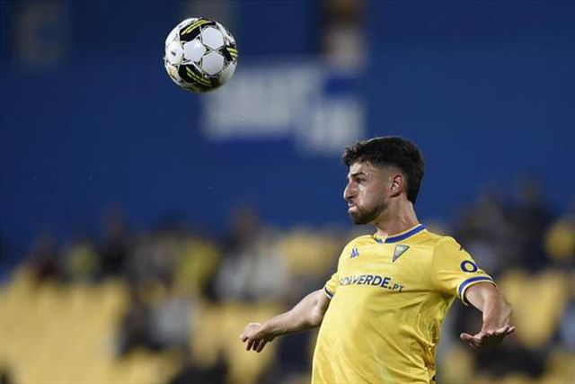 Oficial: Deixa a Juventus e assina em definitivo