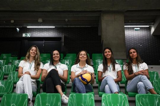 Sporting mantém a ligação a cinco jogadoras