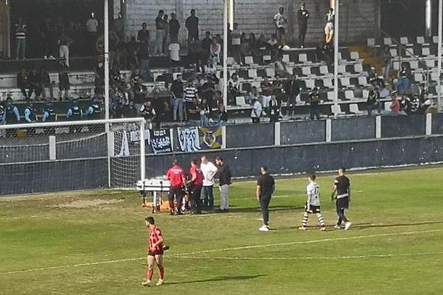 Onde vais parar, futebol português? Pontapé de adepto mandou guarda-redes adversário para o  hospital (vídeo)