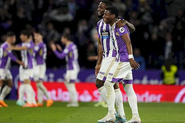 Campeão Barcelona humilhado em Valladolid e com golo de ex-Sporting (veja os golos)