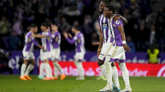 Campeão Barcelona humilhado em Valladolid e com golo de ex-Sporting (veja os golos)