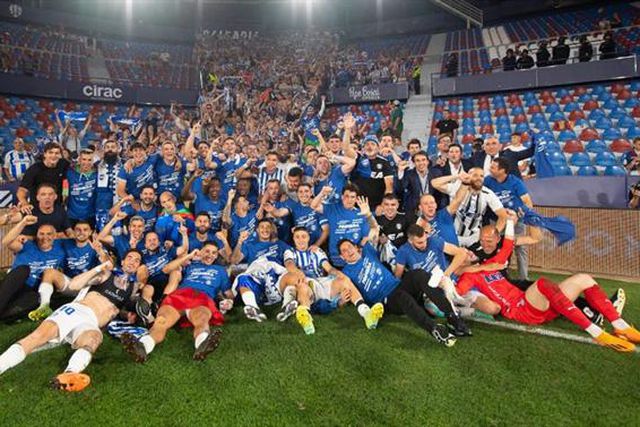 Alavés garante subida à La Liga com golo de penálti aos… 120+9'! (vídeo)