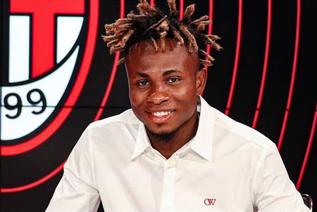 Oficial: extremo nigeriano junta-se a Rafael Leão