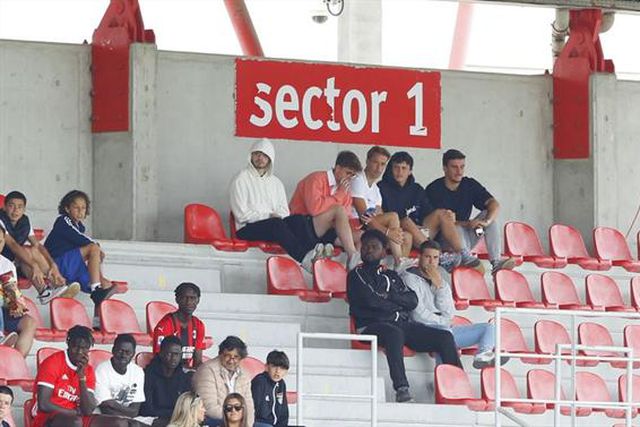 João Neves foi ver Benfica-FC Porto em juniores
