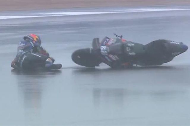 Miguel Oliveira cai, mas termina treinos livres com terceiro melhor tempo (vídeo)