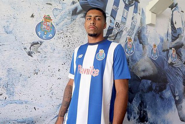 Dragões oficializam Erik Nascimento