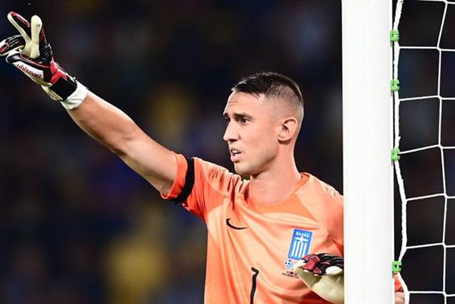 Vlachodimos defende penálti de Mbappé… mas árbitro manda repetir! (foto)