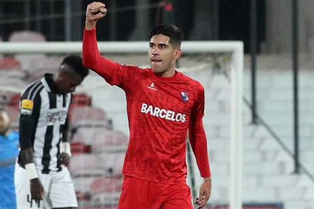 Alvo do FC Porto pretendido em Inglaterra