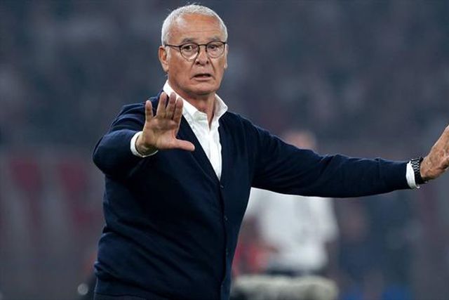 O feito de Ranieri: Pegou no Cagliari em 14.º e subiu de divisão de forma dramática (vídeo)