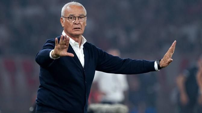 O feito de Ranieri: Pegou no Cagliari em 14.º e subiu de divisão de forma dramática (vídeo)