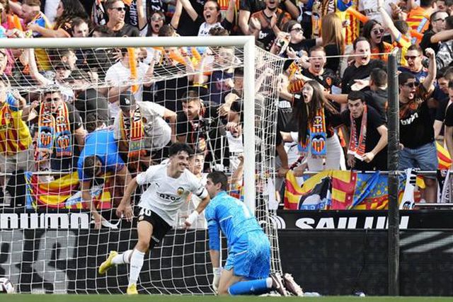 Valência dá passo de gigante rumo à manutenção às custas do Real Madrid (veja o golo)