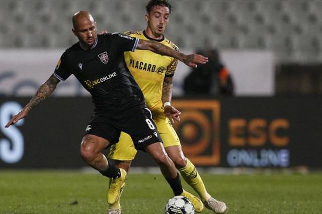 Oficial: Ângelo Neto renova até 2025