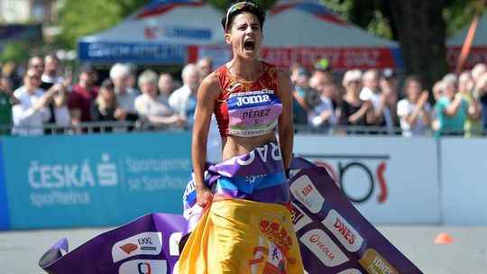 María Pérez estilhaça recorde do Mundo dos 35 km marcha por 29 segundos!