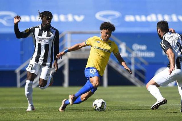 Tiago Santos sinalizado, mas há um obstáculo chamado... Sporting