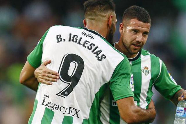 Dois jogadores denunciam ataques homofóbicos: «Precisam de ajuda urgentemente»