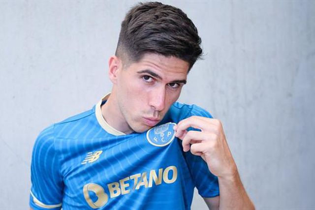 «Espero dar alegrias aos adeptos e que o FC Porto ganhe tudo o que há para ganhar»