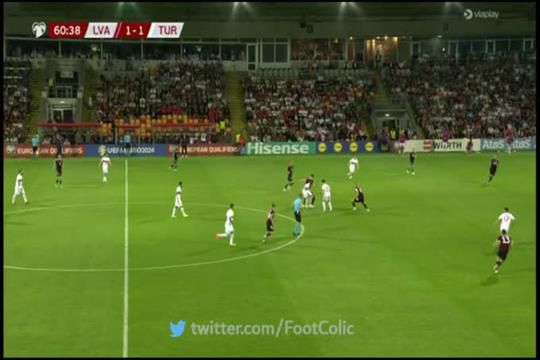 Reforço do Benfica: Que grande trabalho de Kokçu no segundo golo da Turquia!