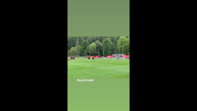 Grimaldo já faz das suas aos guarda-redes…