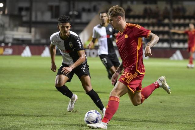José Mourinho leva Troféu Hassan para Roma