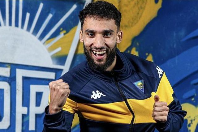 Guitane assina em definitivo