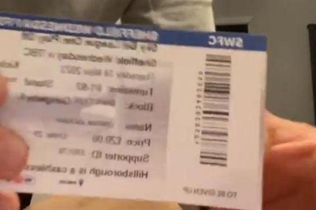 Arrependido? Adepto do Sheffield Wednesday rasga bilhete e falha remontada histórica (vídeo)