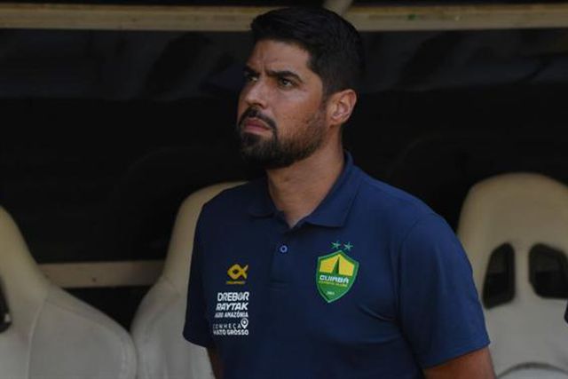 Reviravolta dá terceira vitória seguida a António Oliveira no Cuiabá