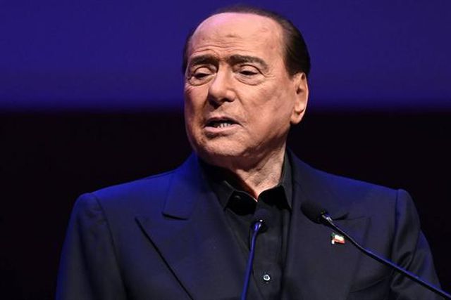 Presidente da FIFA homenageia «visionário» do futebol