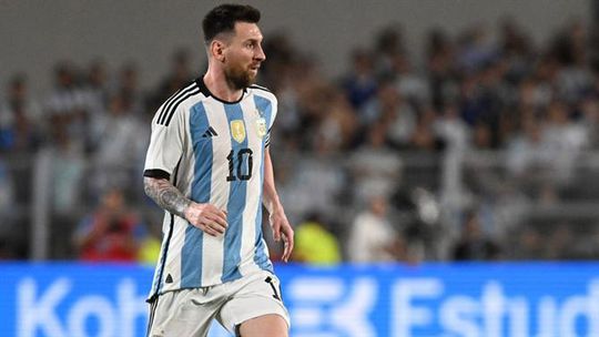 Messi antecipa férias a pensar no Inter Miami e falha segundo particular