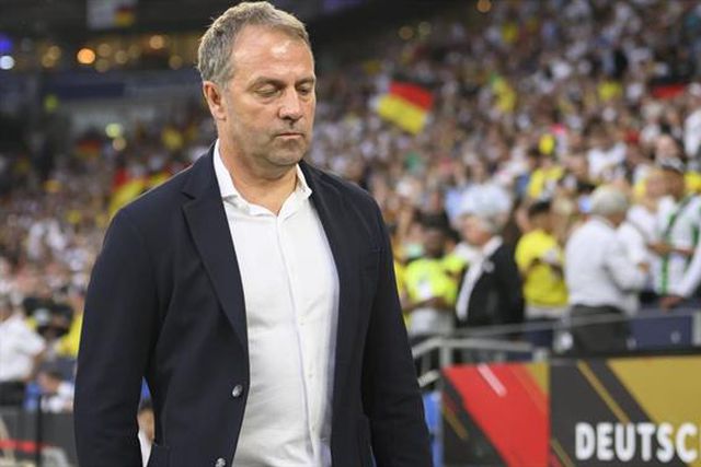 Flick firme após nova derrota: «É a maior vítima»