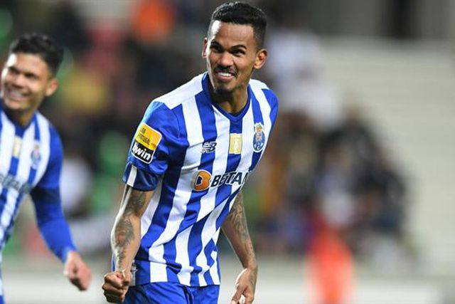 Galeno de um extremo ao outro... com Inglaterra pelo meio