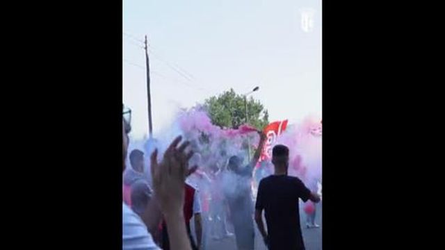 Clima de grande euforia na saída do SC Braga rumo ao Jamor