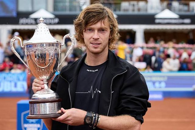 Rublev vence torneio de Bastad