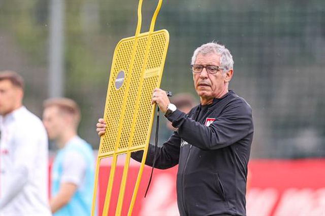 Para Fernando Santos, 4x3x3 já só há nos matraquilhos