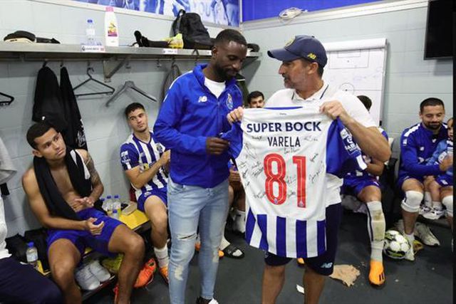 Oficial: Silvestre Varela termina carreira