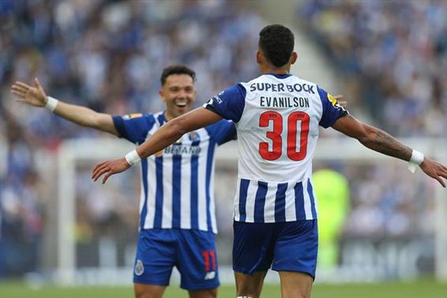 Evanilson aumenta a vantagem no Dragão (vídeo)