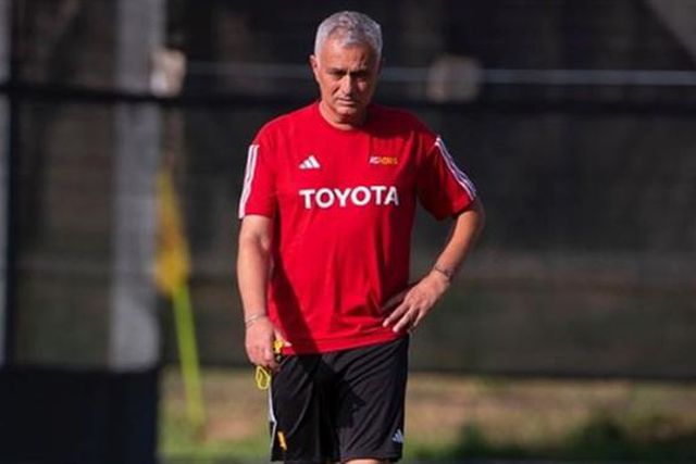 Golaço de Dybala na goleada da Roma, de José Mourinho, em jogo-treino (vídeo)