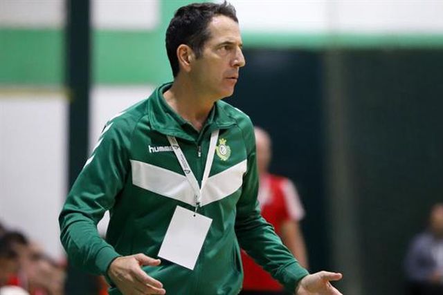 Luís Monteiro renova por uma época com o V. Setúbal