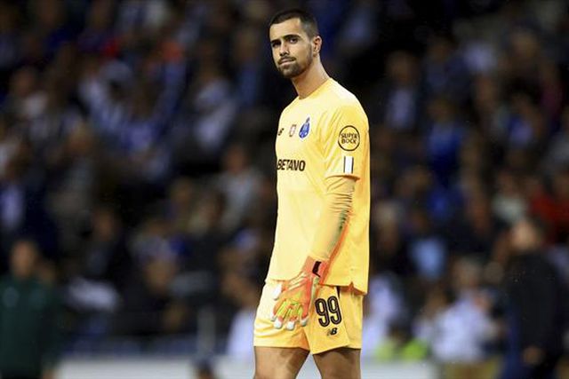 Diogo Costa mais longe? Ingleses apontam Pickford à baliza