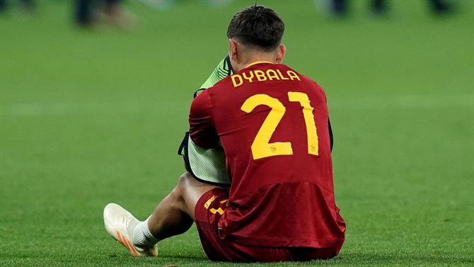 Lágrimas de Dybala, bandeira portuguesa de Fernando e palmas de Mourinho (vídeos)