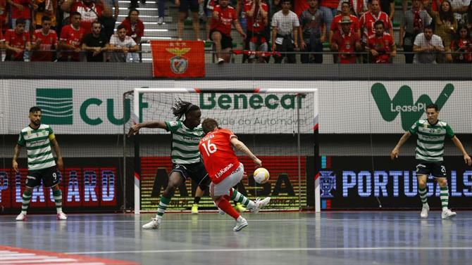 Sporting goleia Benfica e coloca-se em vantagem na final do 'play-off'