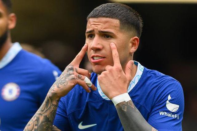 Ex-treinador não queria revolução e avisou para a «sobrevalorização» de Enzo