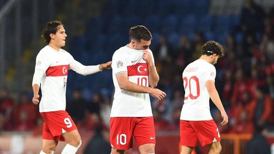 Grupo D: Kokçu decisivo na vitória da Turquia e Arménia deixa Gales em choque