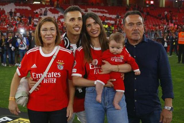 «A minha mulher até me disse: 'Tu nunca choras!'»