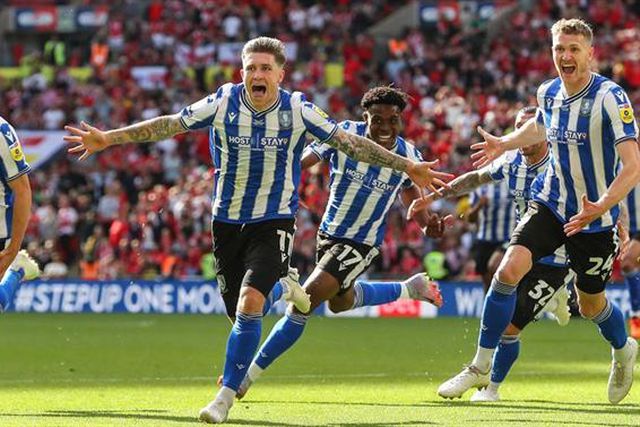 Golo aos 120+3’: 74 mil testemunham em Wembley subida do Sheffield Wednesday à 2.ª divisão!