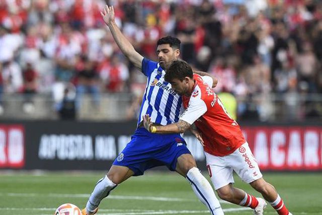 «Saída? Vamos aproveitar, tenho contrato com o FC Porto»