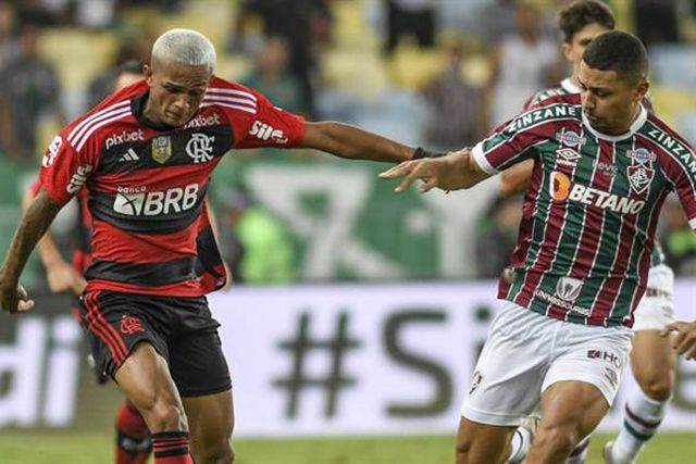 Brasileiros garantem que águia vai voltar à carga por jovem lateral do Flamengo