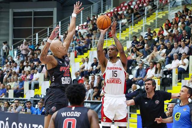 Benfica varre Ovarense por 71 pontos e está na final da Liga!
