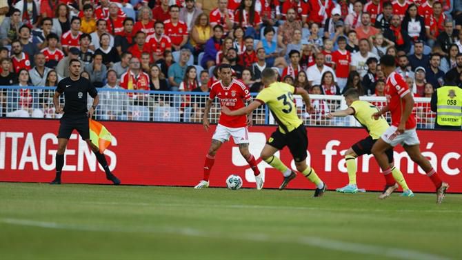 Primeira derrota do Benfica chega ao quinto jogo (veja os golos)