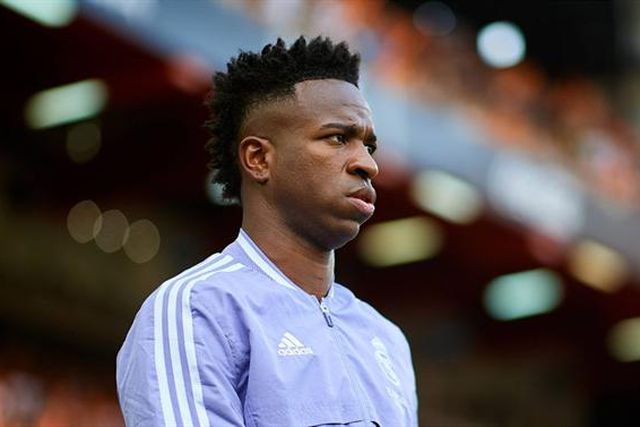 Vinícius fora da lista para Sevilha