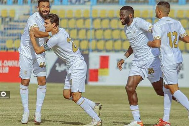 Nigeriano 'desespera' para deixar o país: acusa clube de salários em atraso e de agressões